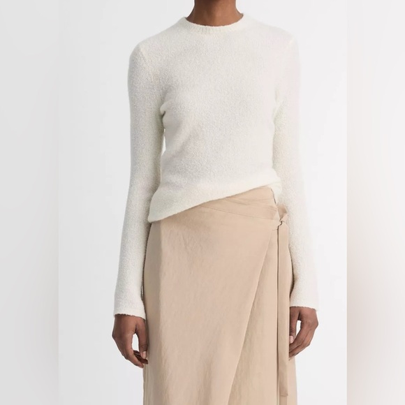 Vince Tops - Vince Elegant Cream Sweater